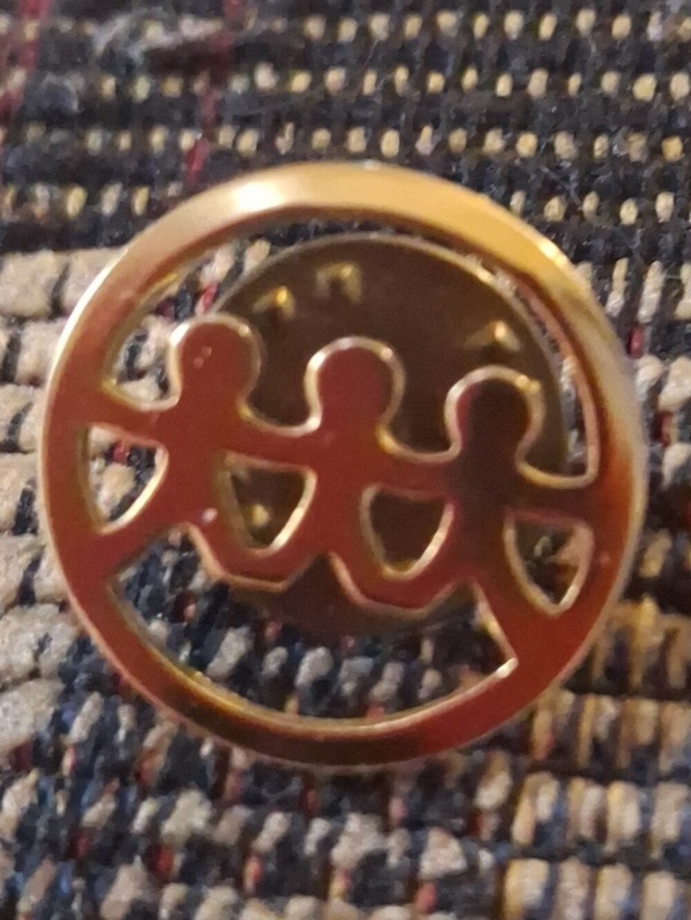 Gold Men’s Round Logo Lapel Pin United Way Vintage